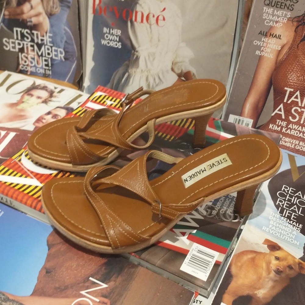 Vintage Steve Madden kitten heel sandals
